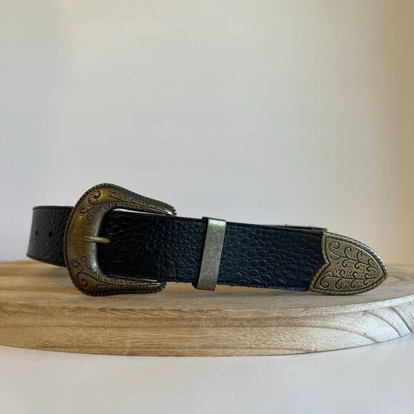Vintage Accessories - Black Vegan Leather Embellished Antique Brass Colored Buckle Size Medium